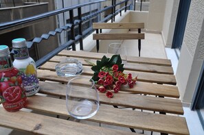 تناول الطعام بالخارج