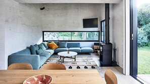 Fireplace, Netflix, streaming services, stereo