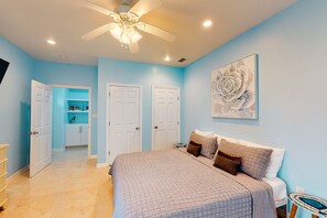 3 bedrooms, iron/ironing board, WiFi, bed sheets