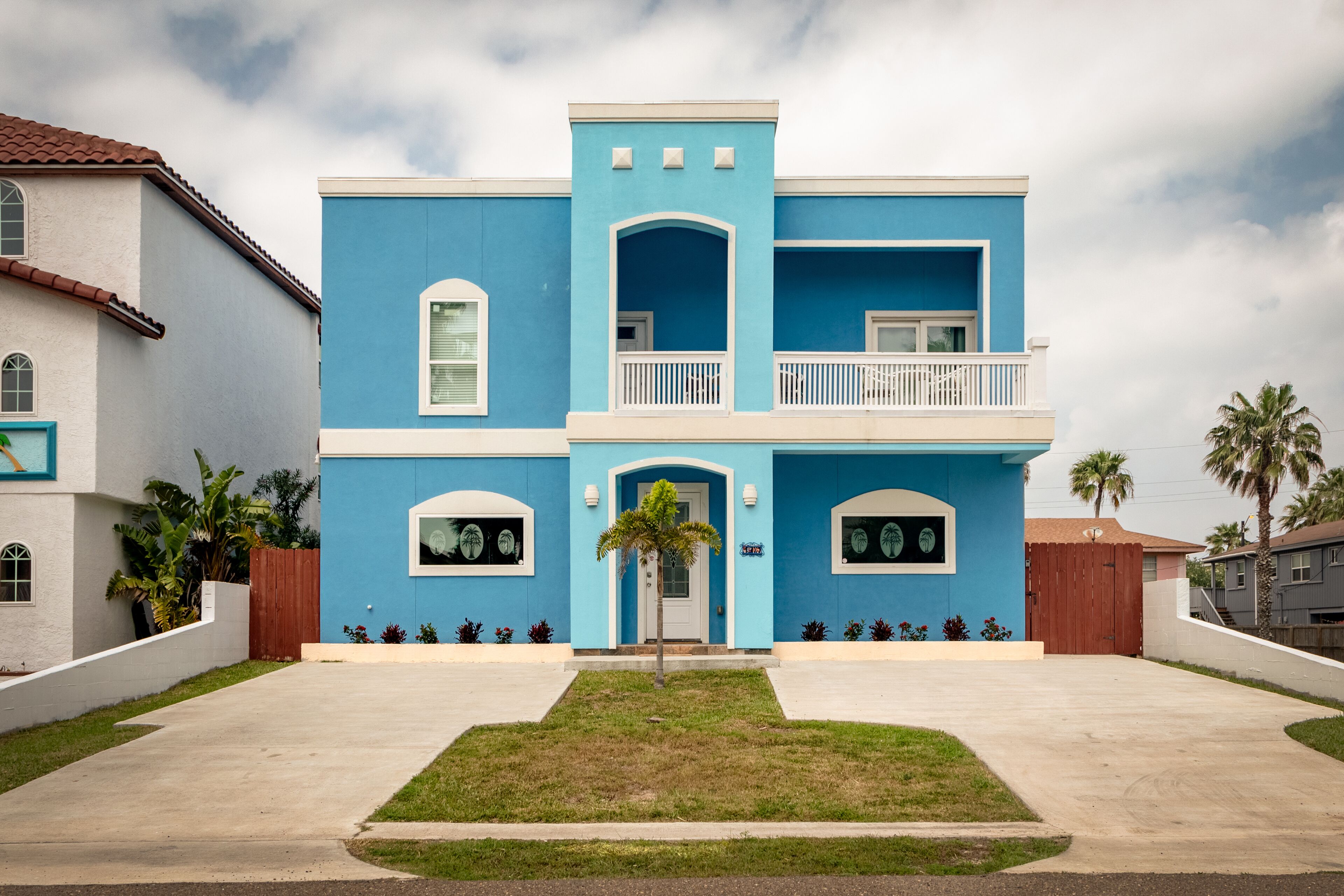 Elegant island home with private pool & spa, AC - 1 block to beach