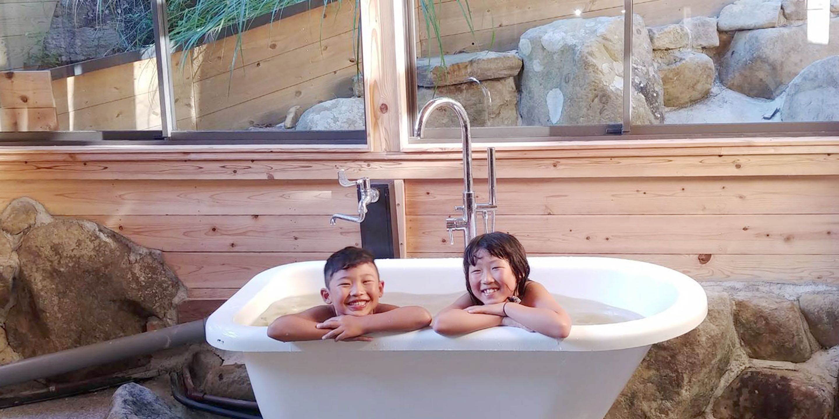 Superior Family Room, Bunk bed 70×40 inches | Deep-soaking bathtub