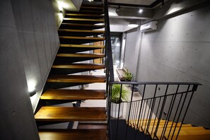 City House (Right) | 3 bedrooms, desk, soundproofing, free WiFi