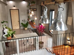 3 habitaciones, escritorio, sistema de insonorización y wifi gratis