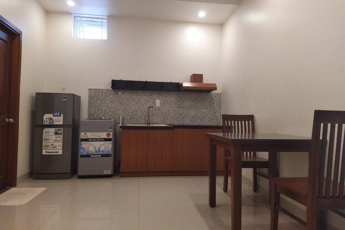 電冰箱、微波爐、鍋具/餐盤/廚房用品