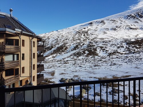 STUDIO CABINE SPACIEUX A 10 M DES PISTES-005986