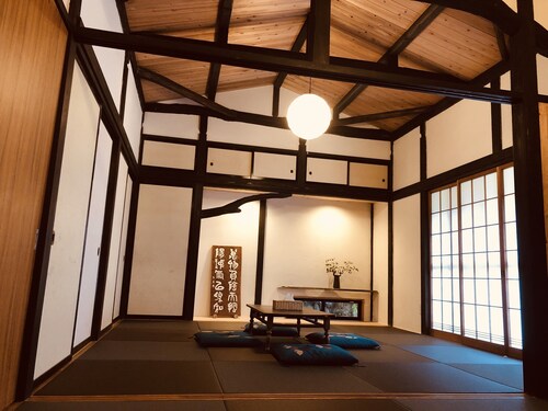 Guesthouse Voketto - Hostel