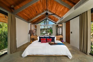 4 quartos, cofres nos quartos, escrivaninha, Wi-Fi de cortesia