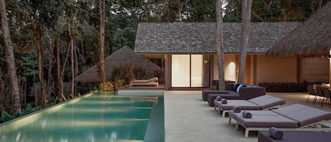 Indendørs pool, udendørs pool