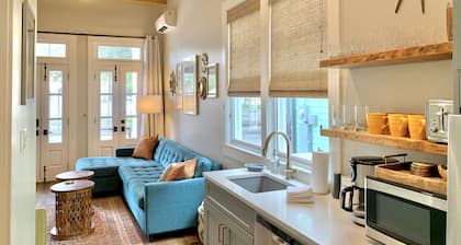 Charming New Orleans Bungalow Steps from French Quarter