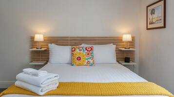 1 bedroom, travel cot, free WiFi, bed sheets