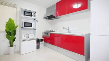 Private Vacation Home | Private kitchenette | Fridge, microwave, stovetop, cookware/dishes/utensils