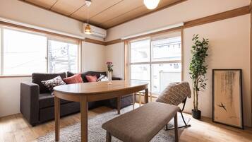 Private Vacation Home | 4 bedrooms, free WiFi