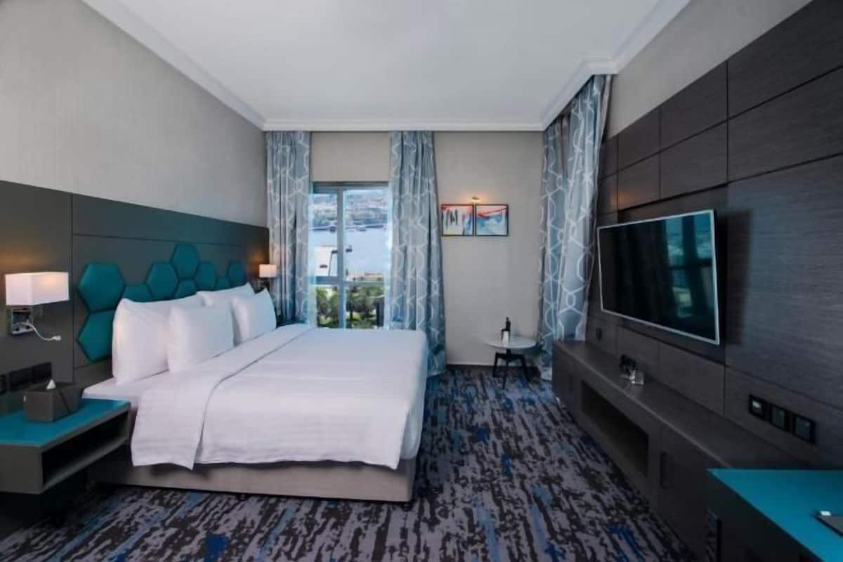 Minibar, két bảo mật tại phòng, phòng cách âm