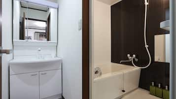Private Vacation Home | Bathroom | Separate tub and shower, free toiletries, hair dryer, towels