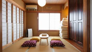 Private Vacation Home | 5 bedrooms, iron/ironing board, free WiFi