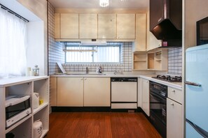 하우스 (Private Vacation Home) | 전용 간이 주방 | 냉장고, 전자레인지, 쿡탑, 조리 도구/접시/주방 기구