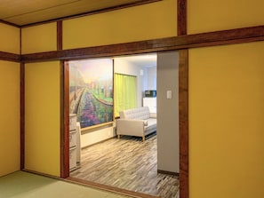 Family Quadruple Room | Living room | 32-inch LCD TV with digital channels, TV - PIER6 Otaru (Otaru)