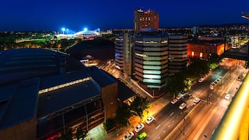 Deluxe Spa Suite with a View | City view