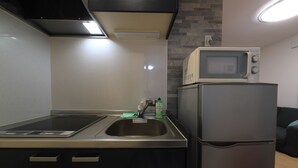 Apartamento (Always 101) | Cozinha americana privada | Geladeira, micro-ondas, cooktop, chaleira elétrica
