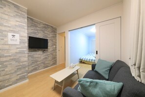 Interior - Always 101 (Tokyo)