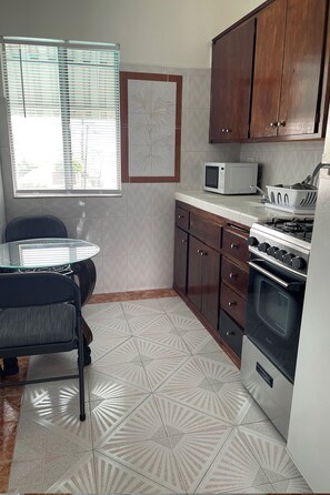 Studio | Private kitchen - Huntington Suites (Huntington Beach)