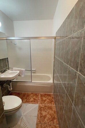 Studio | Bathroom - Huntington Suites (Huntington Beach)