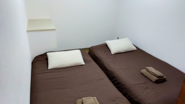 Room (307) | 2 bedrooms, iron/ironing board, free WiFi