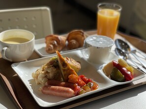 Colazione a buffet a pagamento, servita tutte le mattine 