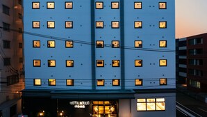 Fasade – kveld/natt