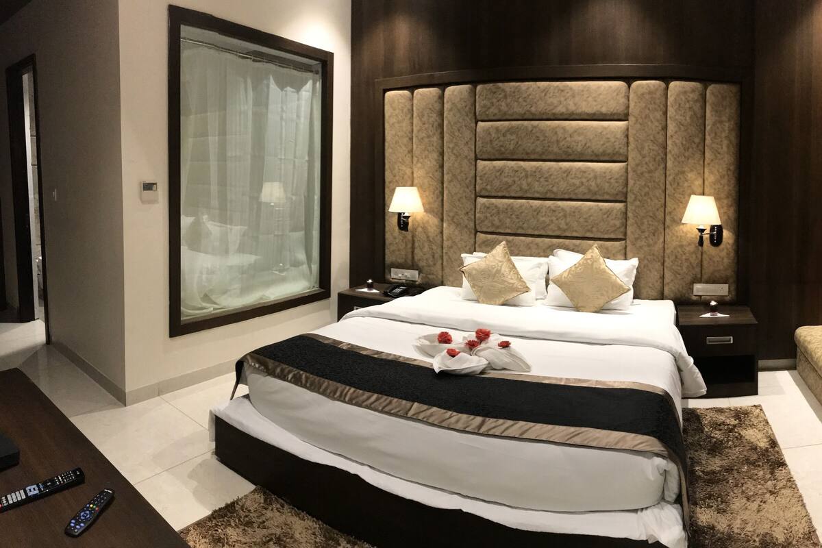 Cofres nos quartos, ferros/tábuas de passar roupa, Wi-Fi de cortesia