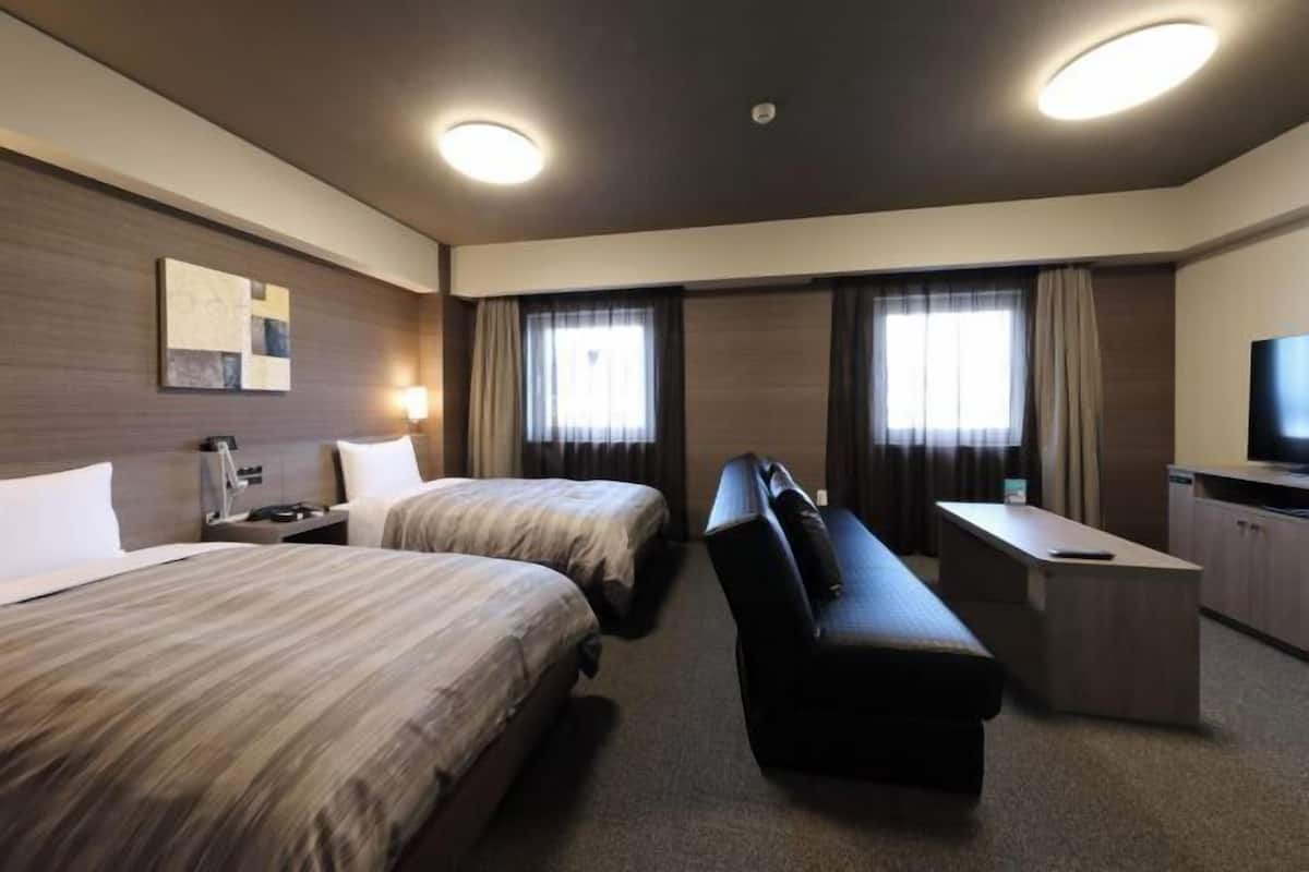 1 bedroom, desk, free WiFi, bed sheets