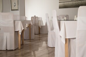 Desayuno bufé gratuito y diario