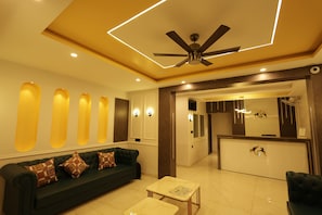 Reception - The Lily Hotel (Rishikesh)