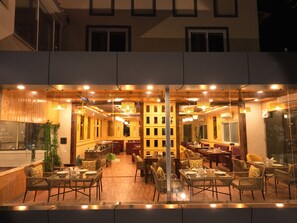 Restaurant - The Lily Hotel (Rishikesh)