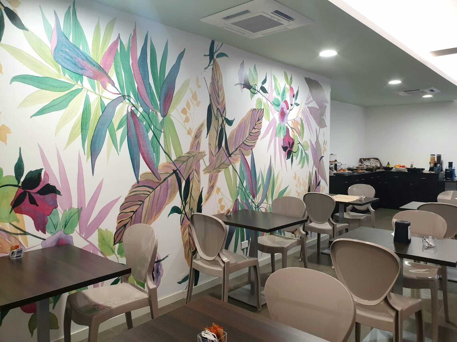 Daily cooked-to-order breakfast (EUR 7.5 per person)