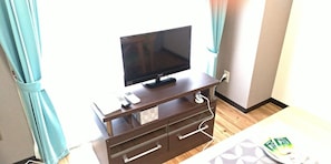 Quarto (702) | TV