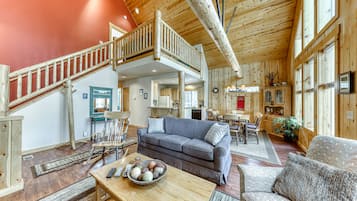 電視、壁爐、DVD 播放機、音響