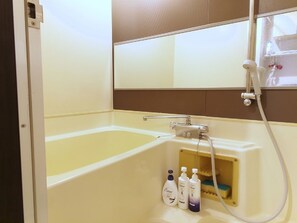 Room (705) | Bathroom
