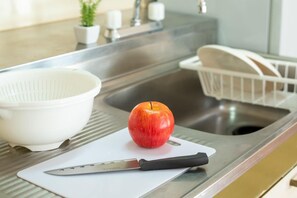 Room (705) | Private kitchenette