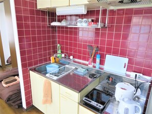 ルーム (311) | 専用簡易キッチン | 冷蔵庫、電子レンジ、コンロ、電気ポット