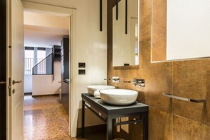 Interior - 19 · Industrial Loft - HEPA-UV Germicidal Air Purifer (Bologna)