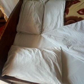 Quarto solteiro | Wi-Fi de cortesia, roupa de cama