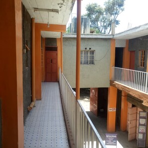 Property grounds - Kibiro Lodge (Naivasha)