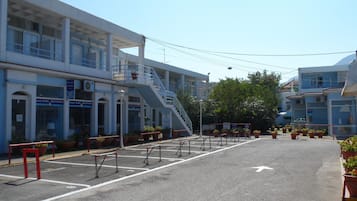 Ubetjent parkering (inkludert)