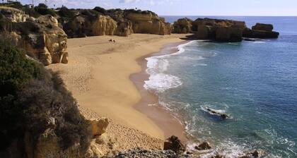 14th floor apartment with sea view, 200m from the beach