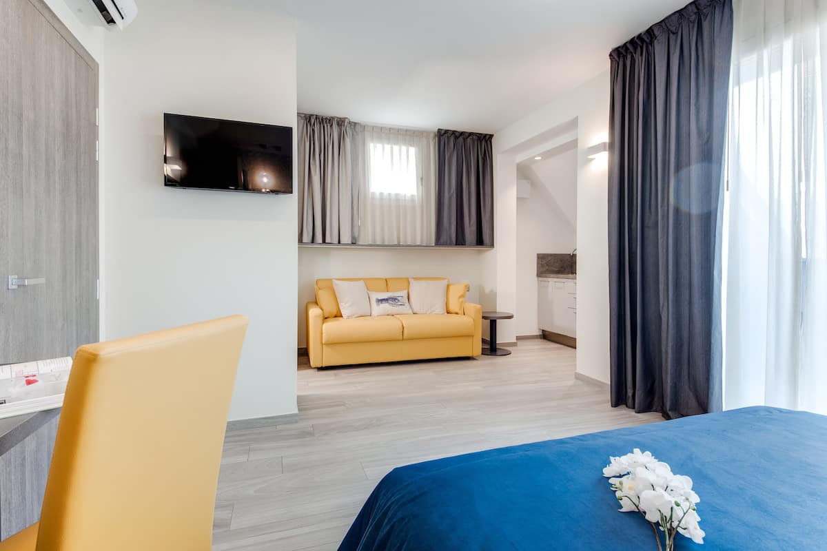 Superior Room | 1 bedroom, in-room safe, individually furnished, desk