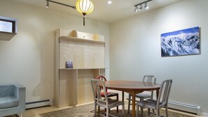 Dining - Downtown Carbondale Retreat Next to Sopris Park, Walkable & Dog-Friendly (Carbondale)