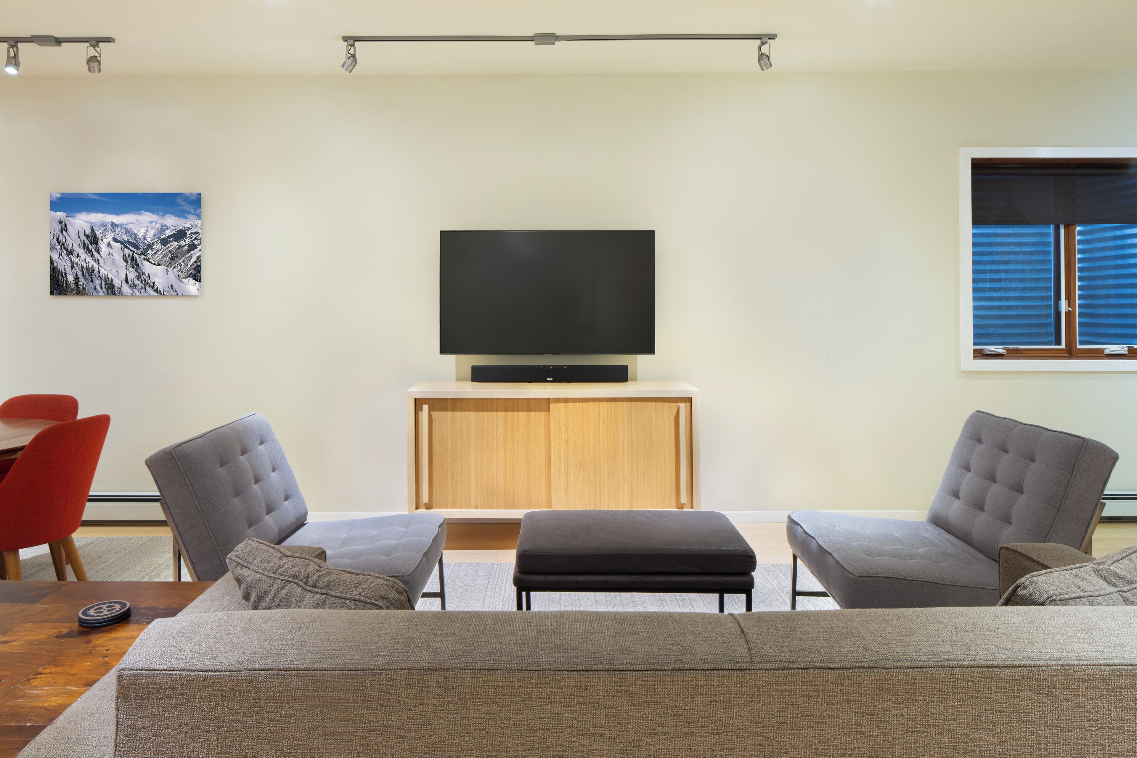 Télévision, chaîne hi-fi