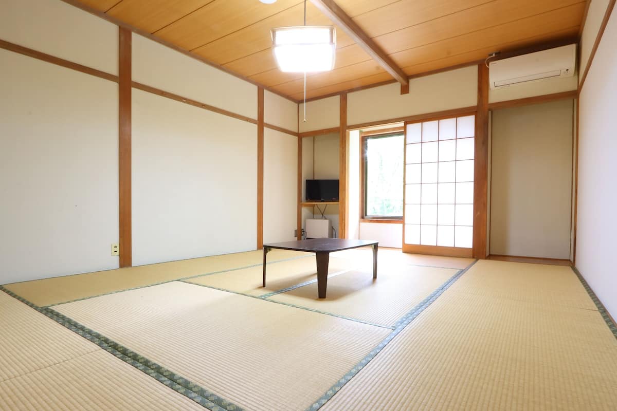 Chambre Quadruple (Japanese style, 10 tatami mats) | Wi-Fi gratuit, draps fournis