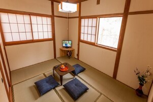 Twin Room, Non Smoking | Free WiFi, bed sheets